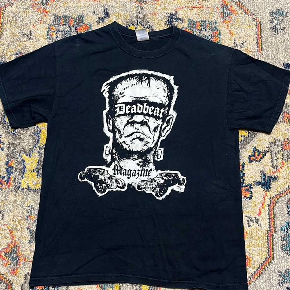 Size large deadbeat magazine t-shirt